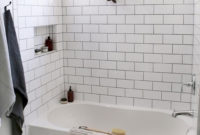 Stylish Small Master Bathroom Remodel Design Ideas 13