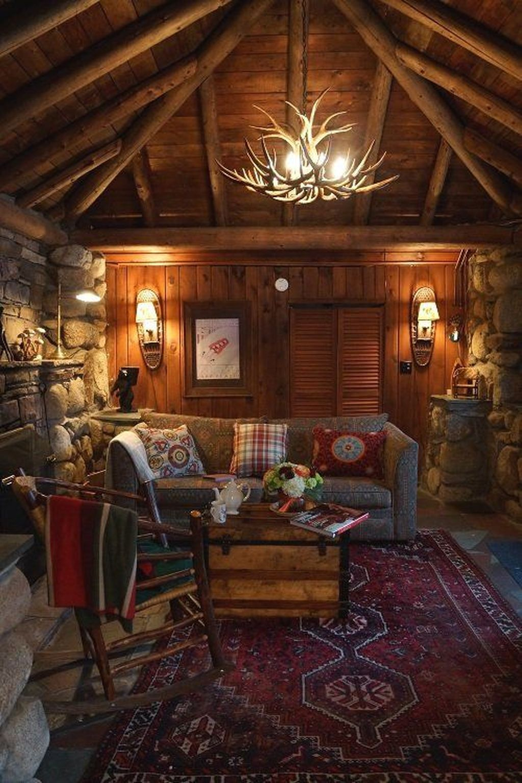 46 Amazing Lodge Living Room Decorating Ideas - HOMYSTYLE