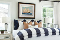 Comfortable Lake Bedroom Design Ideas 16