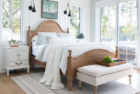 Comfortable Lake Bedroom Design Ideas 20