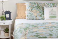 Comfortable Lake Bedroom Design Ideas 22