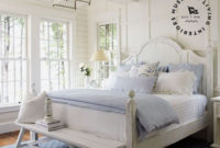 Comfortable Lake Bedroom Design Ideas 30