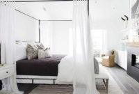 Glamorous Canopy Beds Ideas For Romantic Bedroom 03