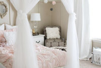 Glamorous Canopy Beds Ideas For Romantic Bedroom 22