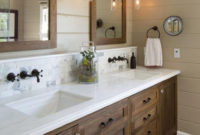 Stunning Rustic Farmhouse Bathroom Design Ideas 18