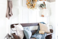 Awesome Fall Entryway Decoration Ideas That Will Make Your Neighbors Insanely Jealous 38
