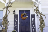Easy Fall Porch Decoration Ideas To Make Unforgettable Moments 06