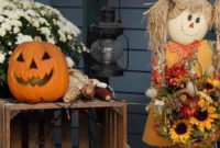 Easy Fall Porch Decoration Ideas To Make Unforgettable Moments 21