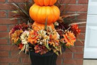 Easy Fall Porch Decoration Ideas To Make Unforgettable Moments 39