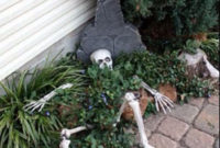 Top Halloween Outdoor Decorations To Terrify People 04