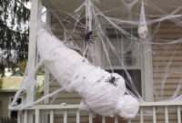 Top Halloween Outdoor Decorations To Terrify People 32