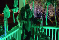Top Halloween Outdoor Decorations To Terrify People 41