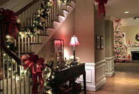 Best Christmas Decorations That Turn Your Staircase Into A Fairy Tale 01