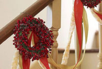 Best Christmas Decorations That Turn Your Staircase Into A Fairy Tale 22