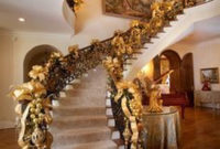 Best Christmas Decorations That Turn Your Staircase Into A Fairy Tale 25