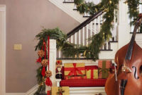 Best Christmas Decorations That Turn Your Staircase Into A Fairy Tale 26