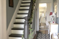 Best Christmas Decorations That Turn Your Staircase Into A Fairy Tale 28