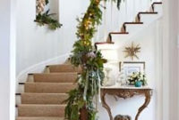 Best Christmas Decorations That Turn Your Staircase Into A Fairy Tale 47