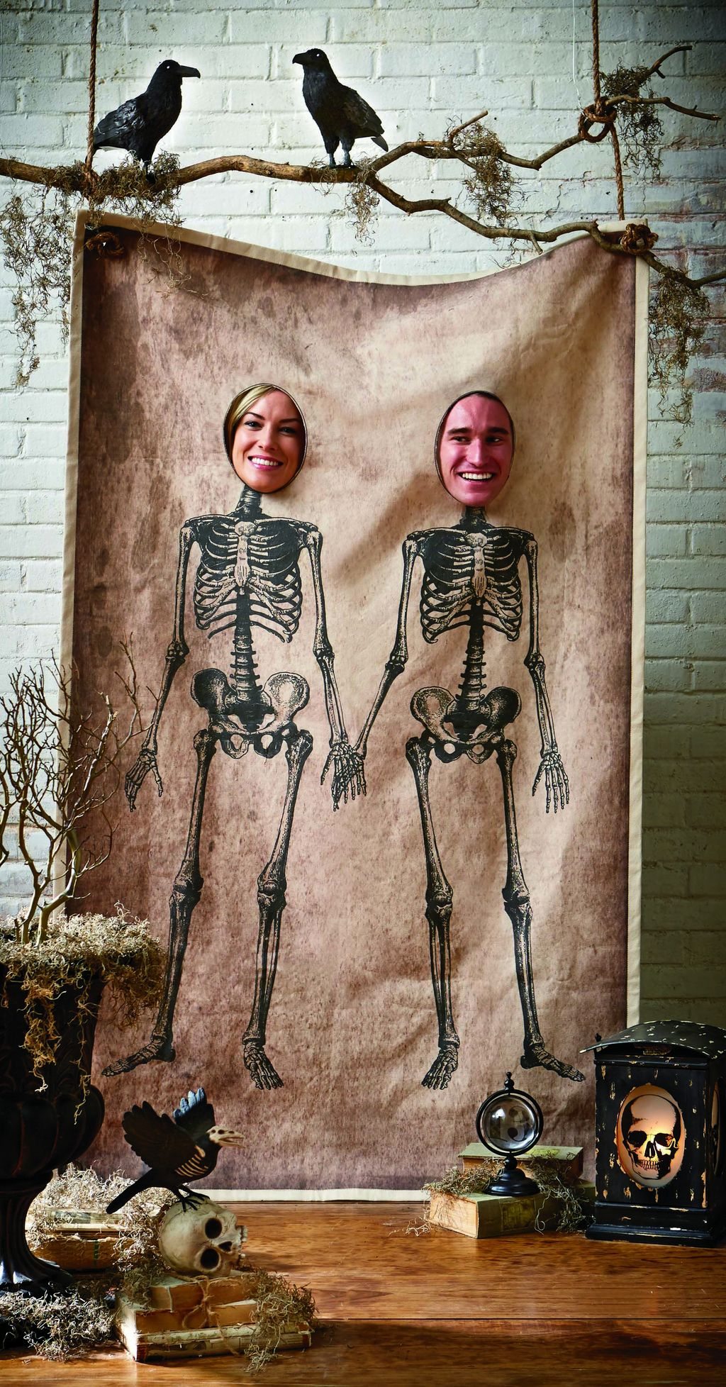 Creepy Decorations Ideas For A Frightening Halloween Party 37