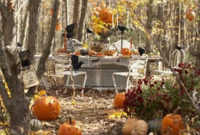 Elegant Outdoor Halloween Decoration Ideas 26