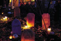 Elegant Outdoor Halloween Decoration Ideas 32