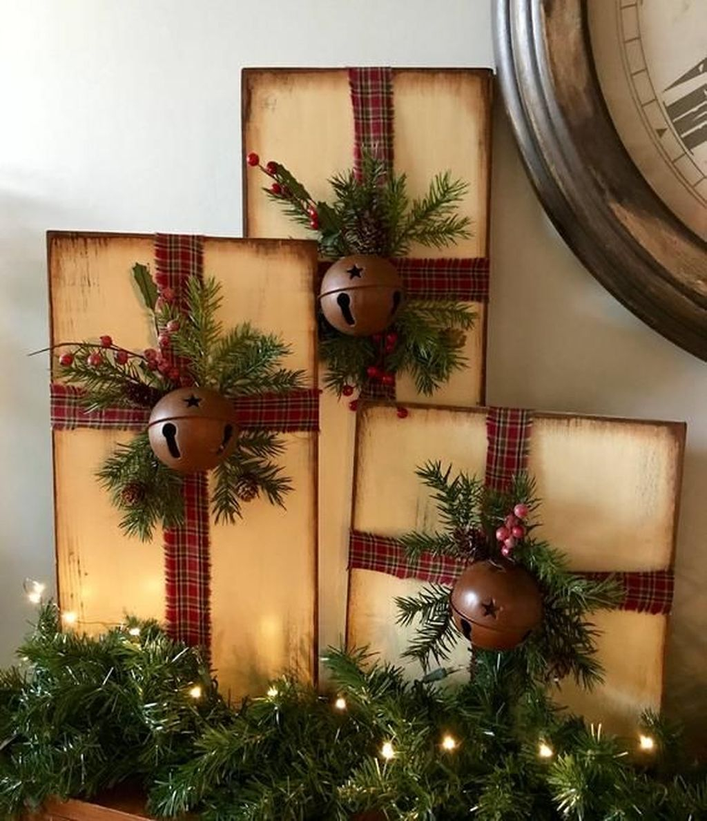 Super Easy DIY Christmas Decor Ideas For This Year 43