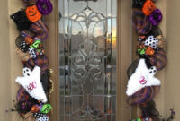 Creative Thanksgiving Front Door Decoration Ideas 01