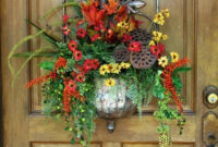 Creative Thanksgiving Front Door Decoration Ideas 16