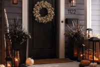 Creative Thanksgiving Front Door Decoration Ideas 30