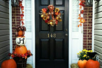 Creative Thanksgiving Front Door Decoration Ideas 52