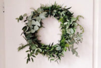 Easy DIY Outdoor Winter Wreath For Your Door 22