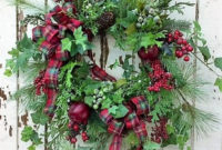 Easy DIY Outdoor Winter Wreath For Your Door 32