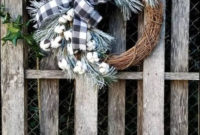 Easy DIY Outdoor Winter Wreath For Your Door 33
