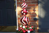 Joyful Front Porch Christmas Decoration Ideas 41