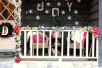 Joyful Front Porch Christmas Decoration Ideas 46
