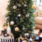 Totally Inspiring Black And Gold Christmas Decoration Ideas09