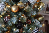 Totally Inspiring Black And Gold Christmas Decoration Ideas26
