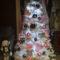Totally Inspiring Black And Gold Christmas Decoration Ideas48