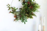 Unique Christmas Wreath Decoration Ideas For Your Front Door 02