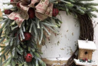 Unique Christmas Wreath Decoration Ideas For Your Front Door 08