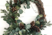 Unique Christmas Wreath Decoration Ideas For Your Front Door 18