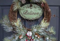 Unique Christmas Wreath Decoration Ideas For Your Front Door 19