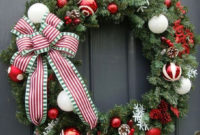 Unique Christmas Wreath Decoration Ideas For Your Front Door 34