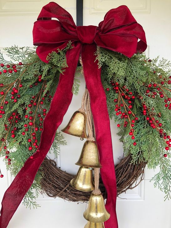 Unique Christmas Wreath Decoration Ideas For Your Front Door 50