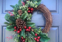 Unique Christmas Wreath Decoration Ideas For Your Front Door 51