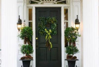 Welcoming Christmas Entryway Decoration For Your Home 17