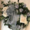 Welcoming Christmas Entryway Decoration For Your Home 21