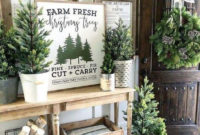 Welcoming Christmas Entryway Decoration For Your Home 31