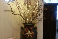 Welcoming Christmas Entryway Decoration For Your Home 37