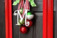 Welcoming Christmas Entryway Decoration For Your Home 47